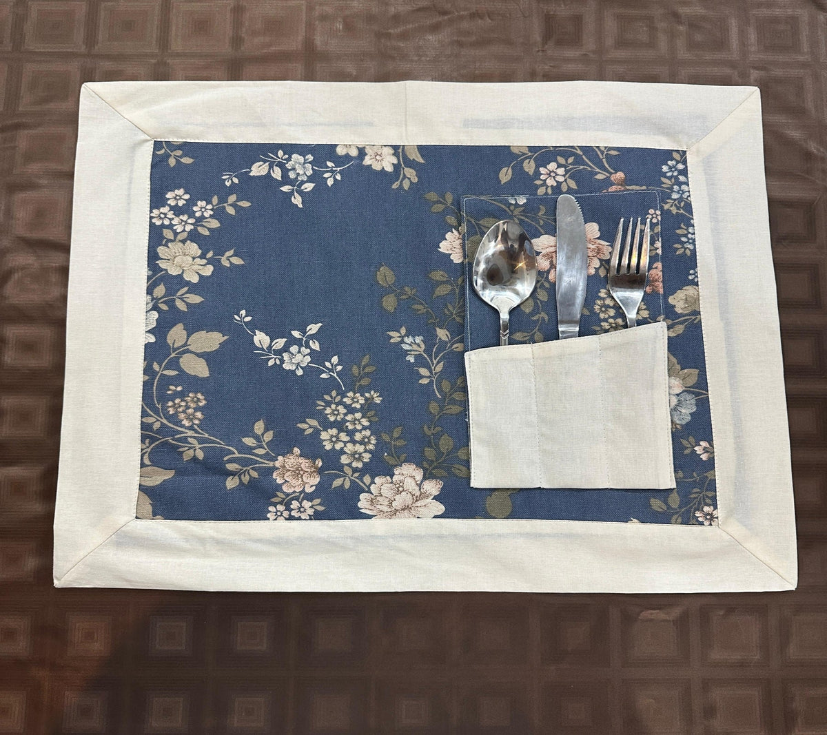 Night Garden Blue With Off White Patch Cutlerey Set