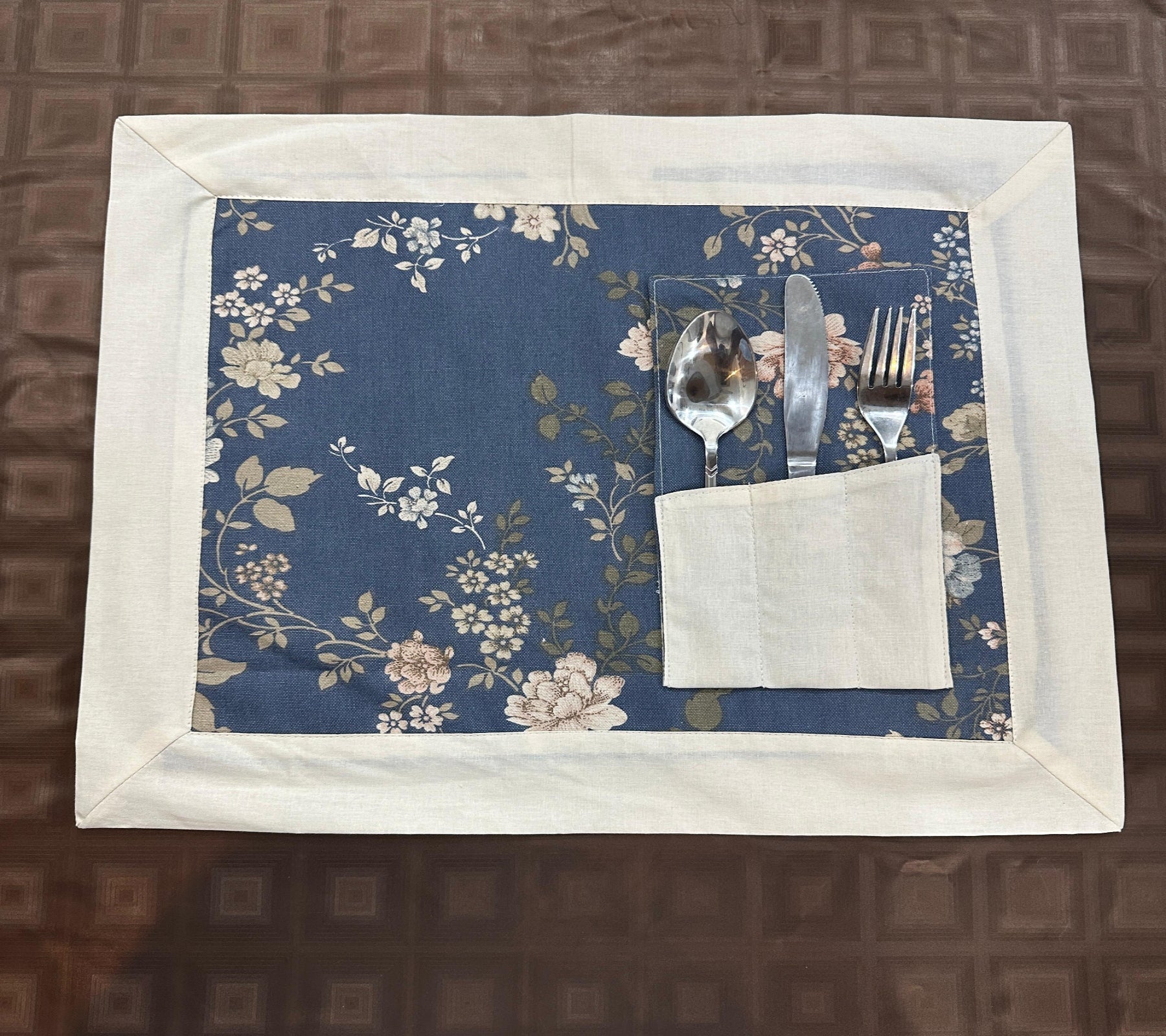 Night Garden Blue With Off White Patch Cutlerey Set
