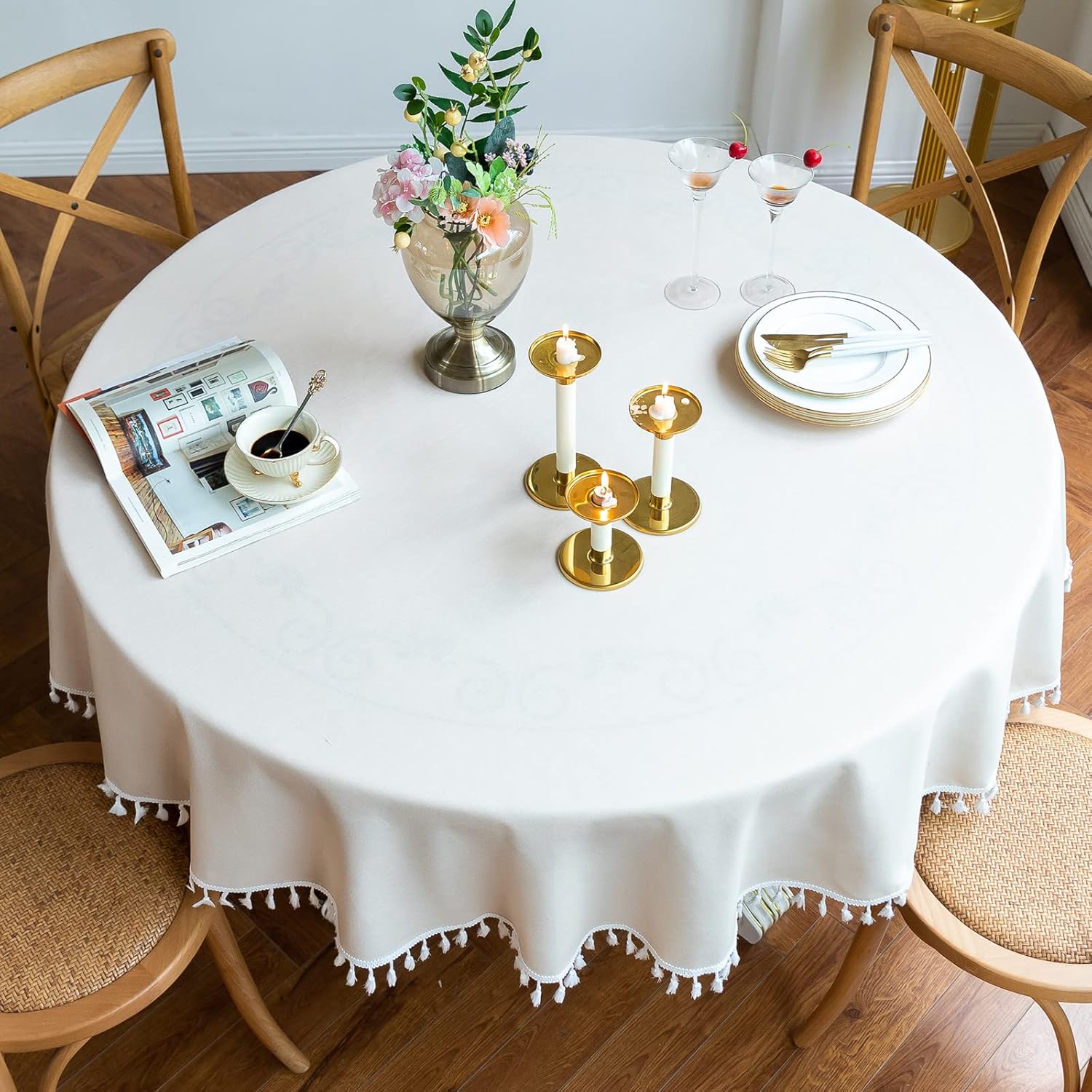 Cotton Decorative Round Tablecloth With Tesals-