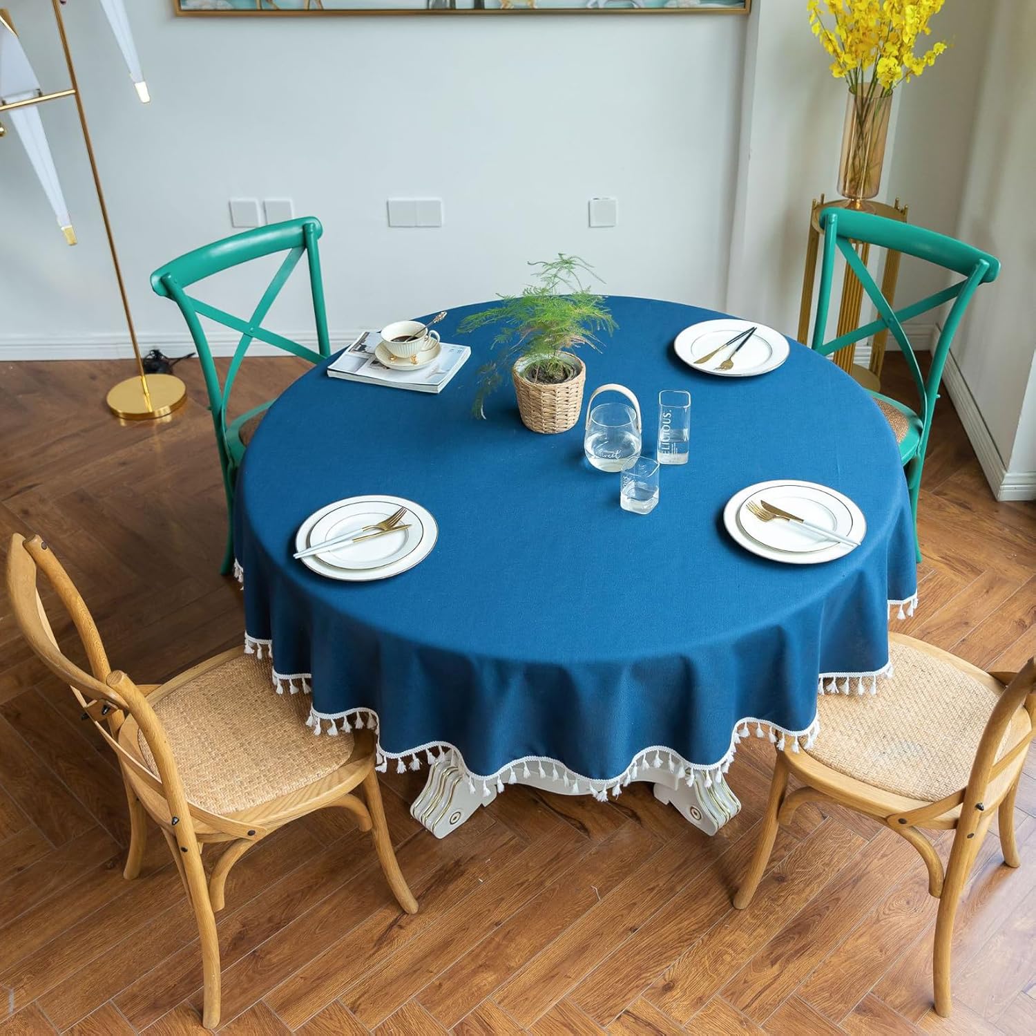 Cotton Decorative Round Tablecloth With Tesals-