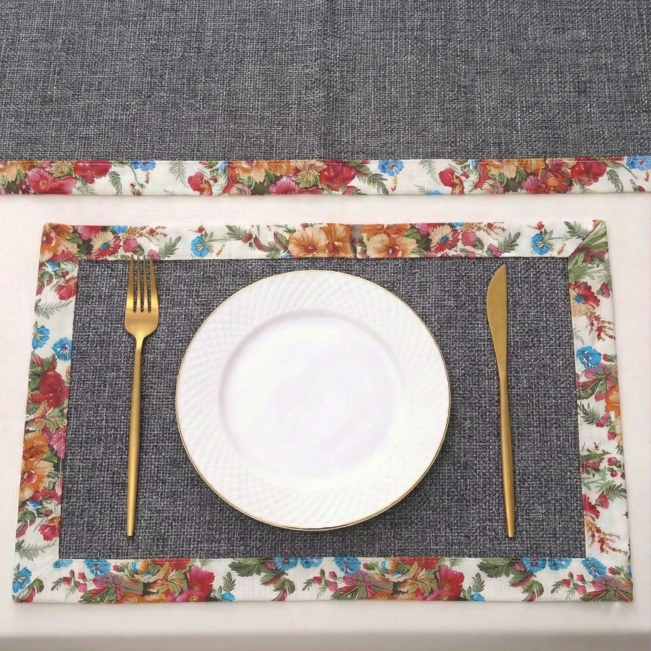 Charcoal Grey Jute Dinning Set With Printed Border-