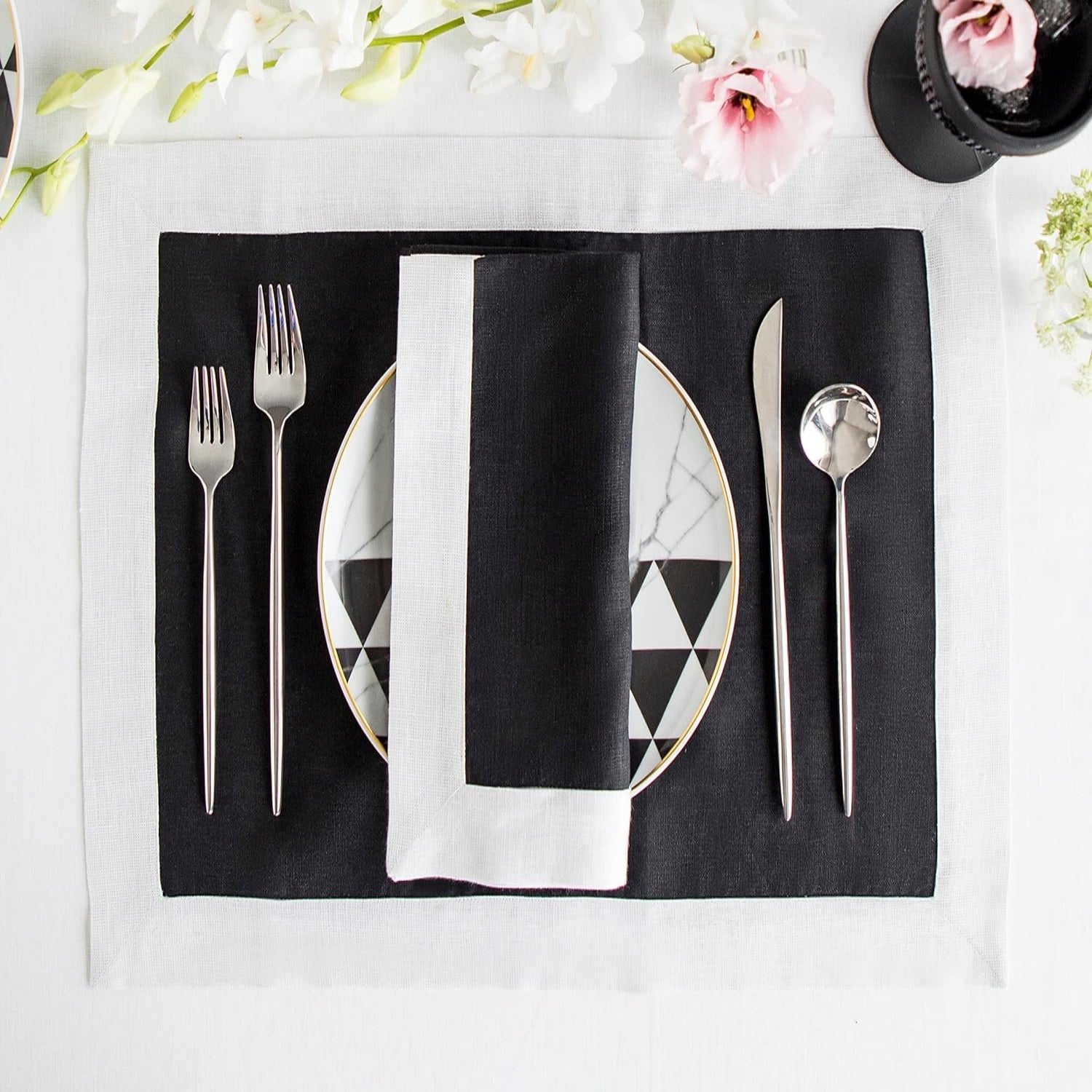 Cotton Luxury Dining Set Mited Corner Bordered - Black and White - Aura Living