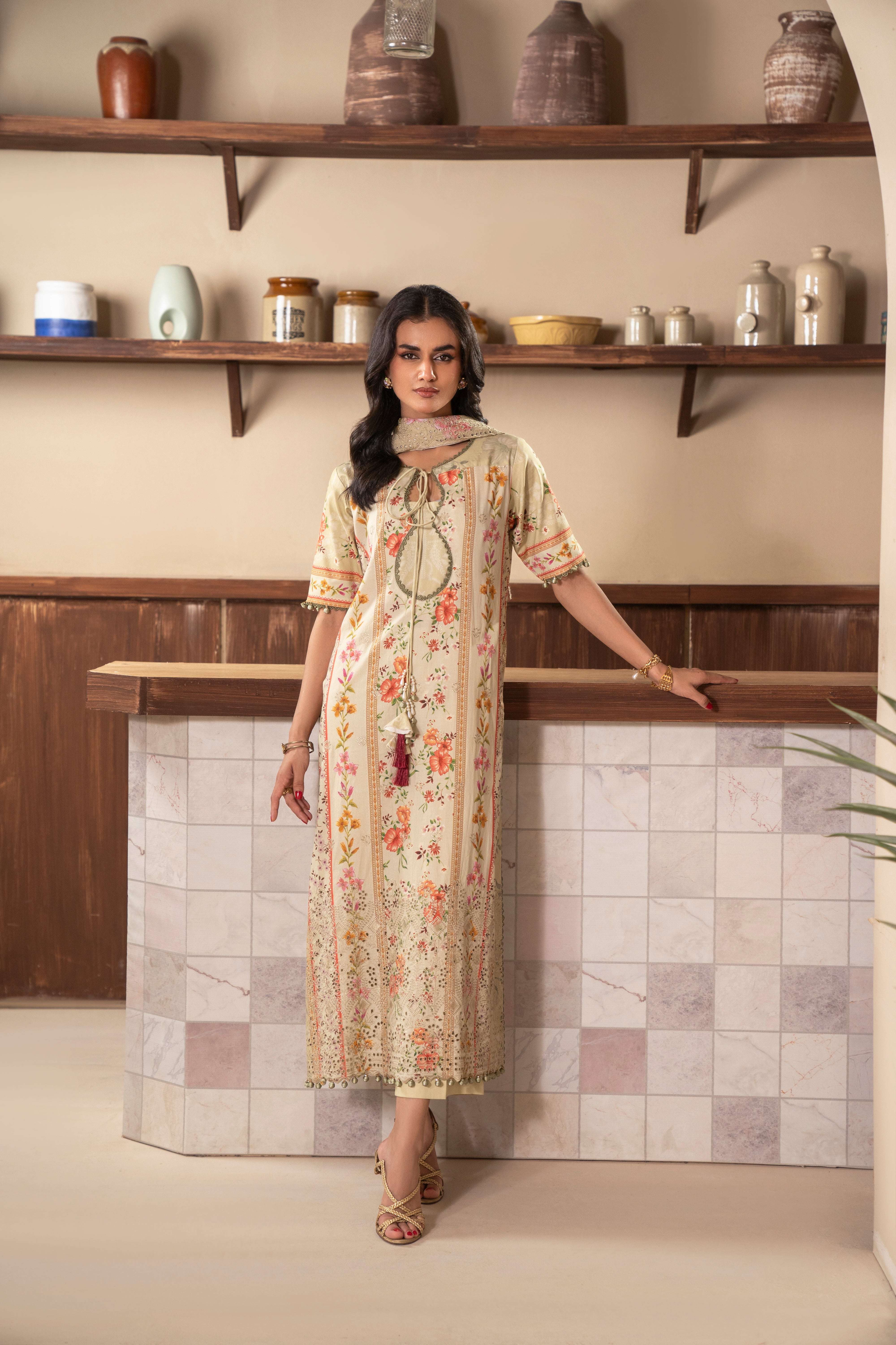 D713 - Collection Embroidered