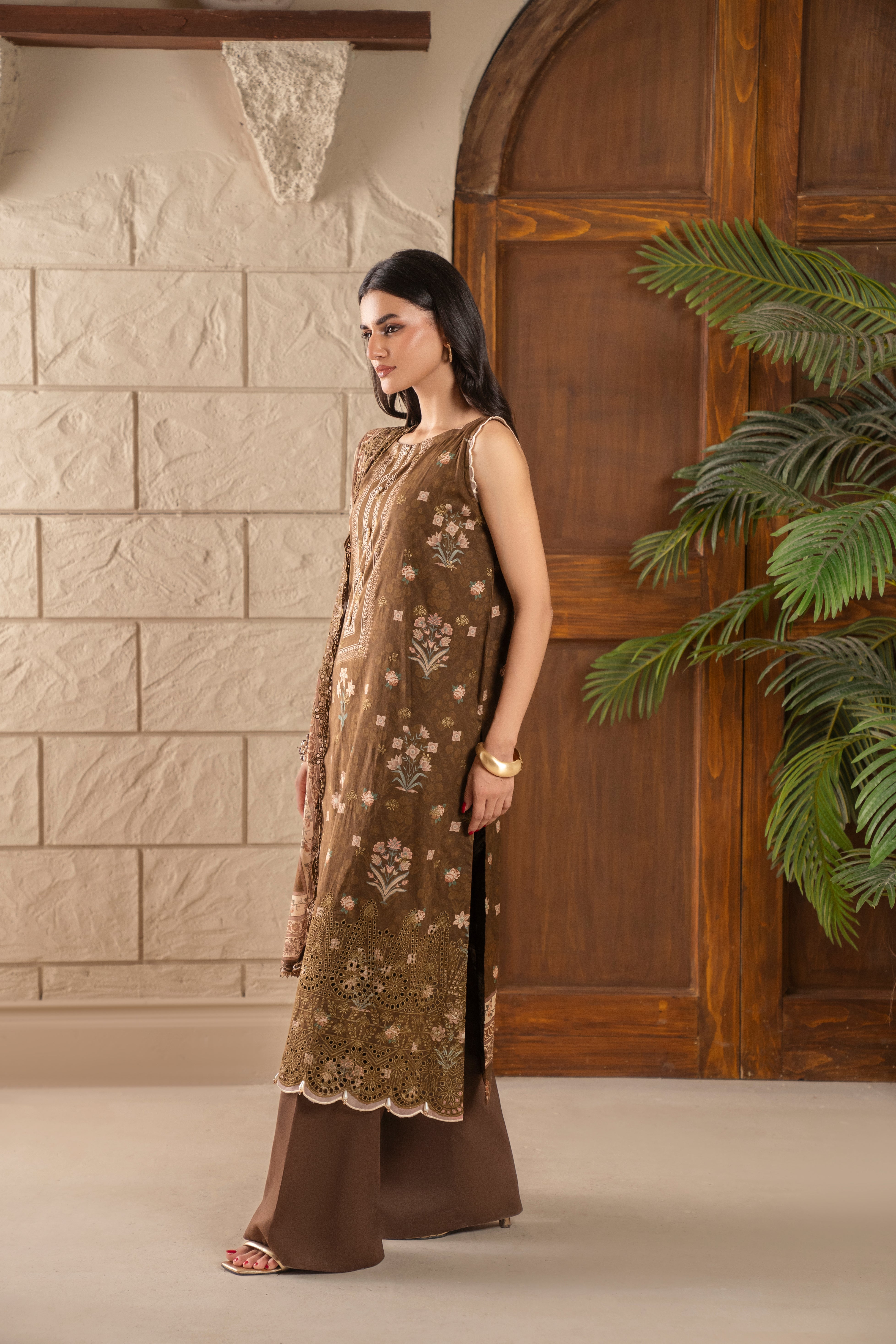 D738 - Collection Embroidered