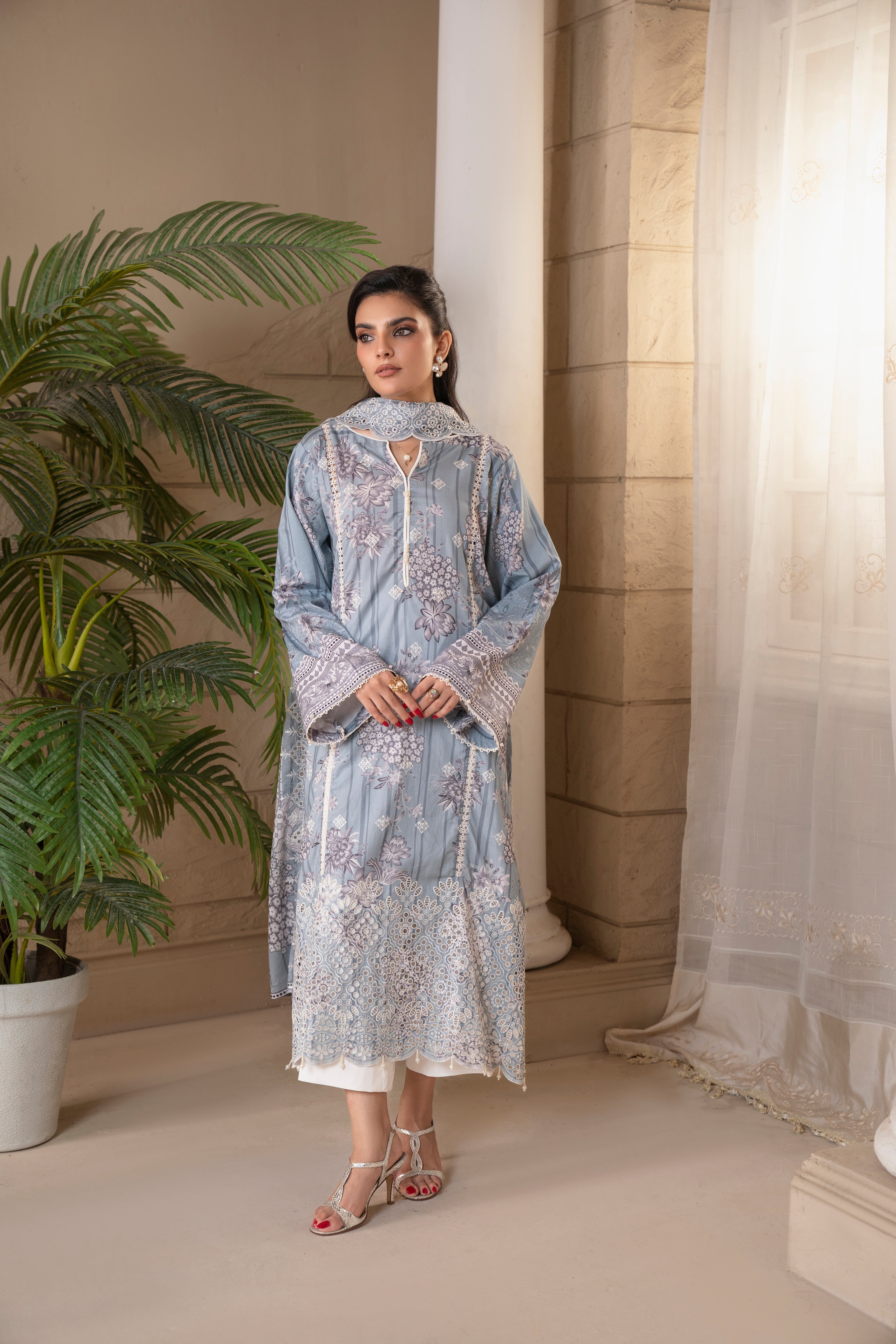 D726 - Collection Embroidered