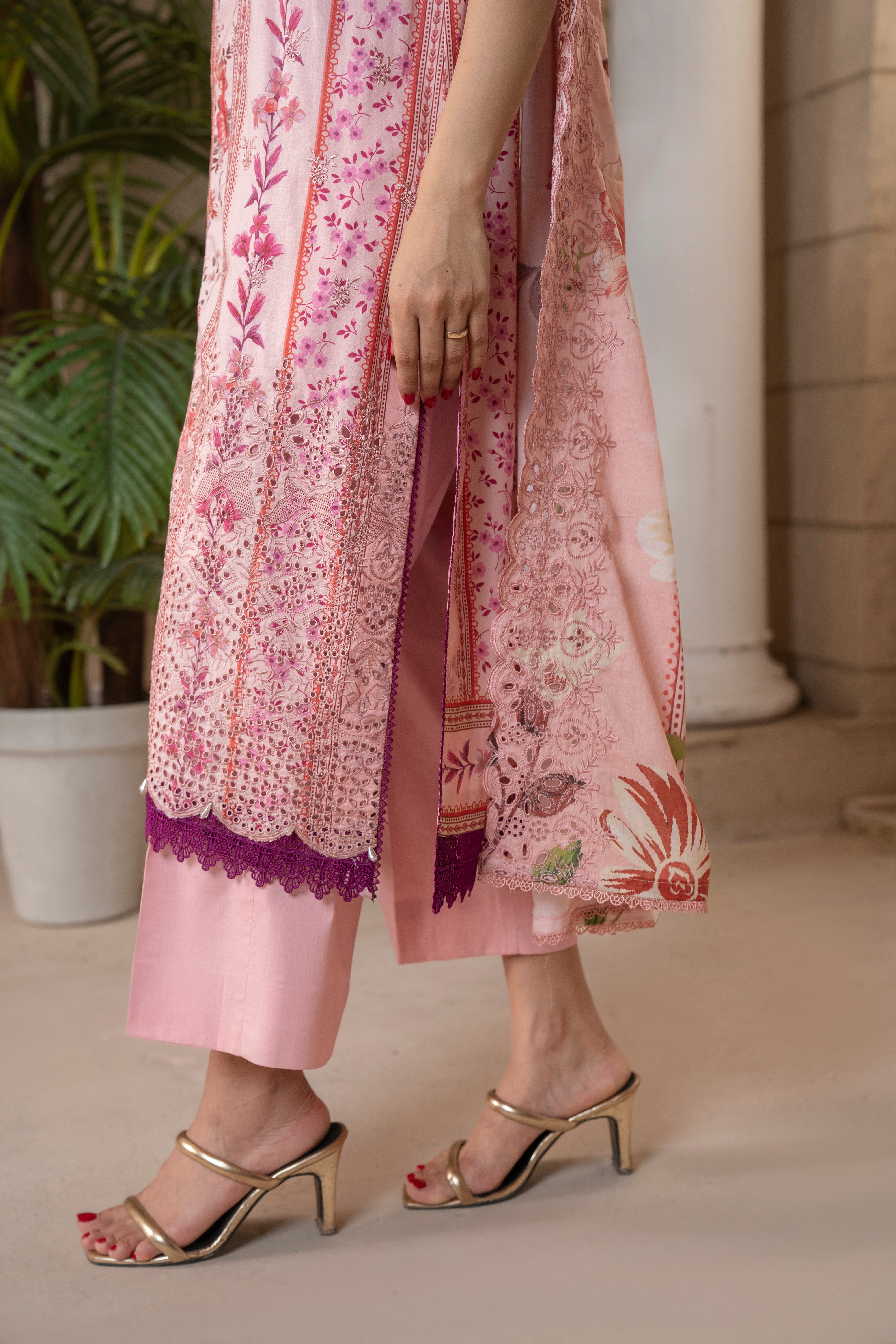 D714 - Collection Embroidered