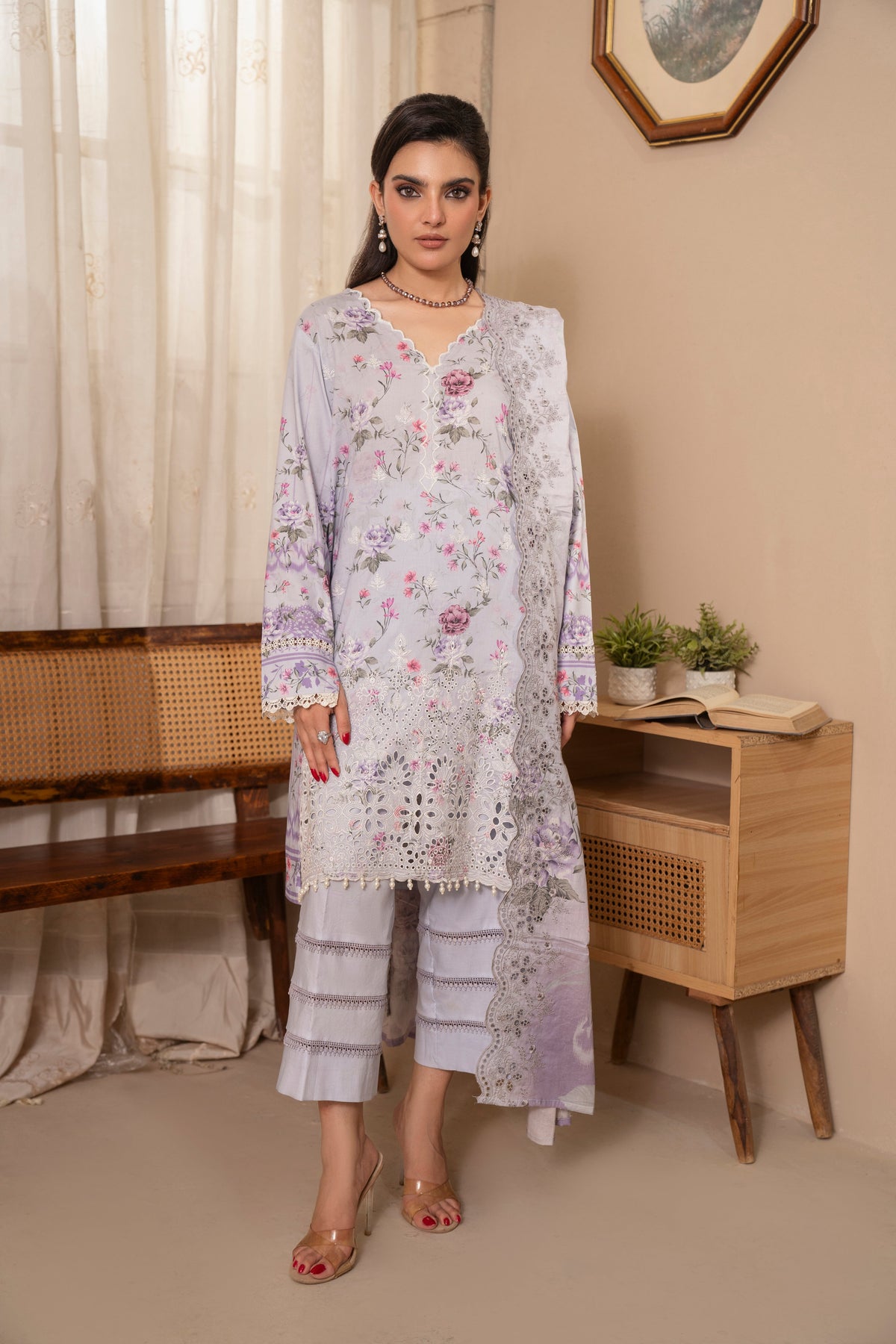 D720 - Collection Embroidered