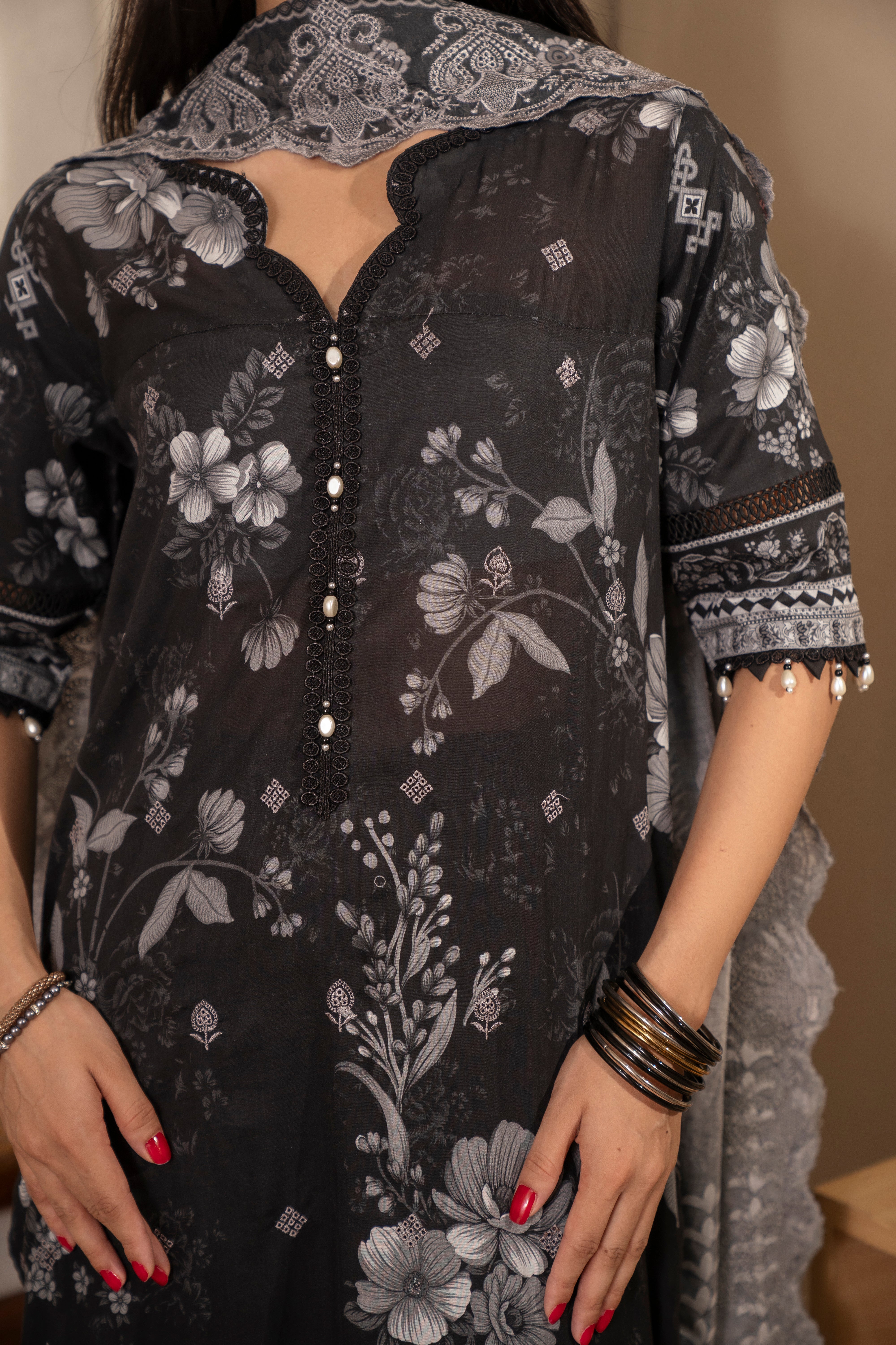 D733- Collection Embroidered