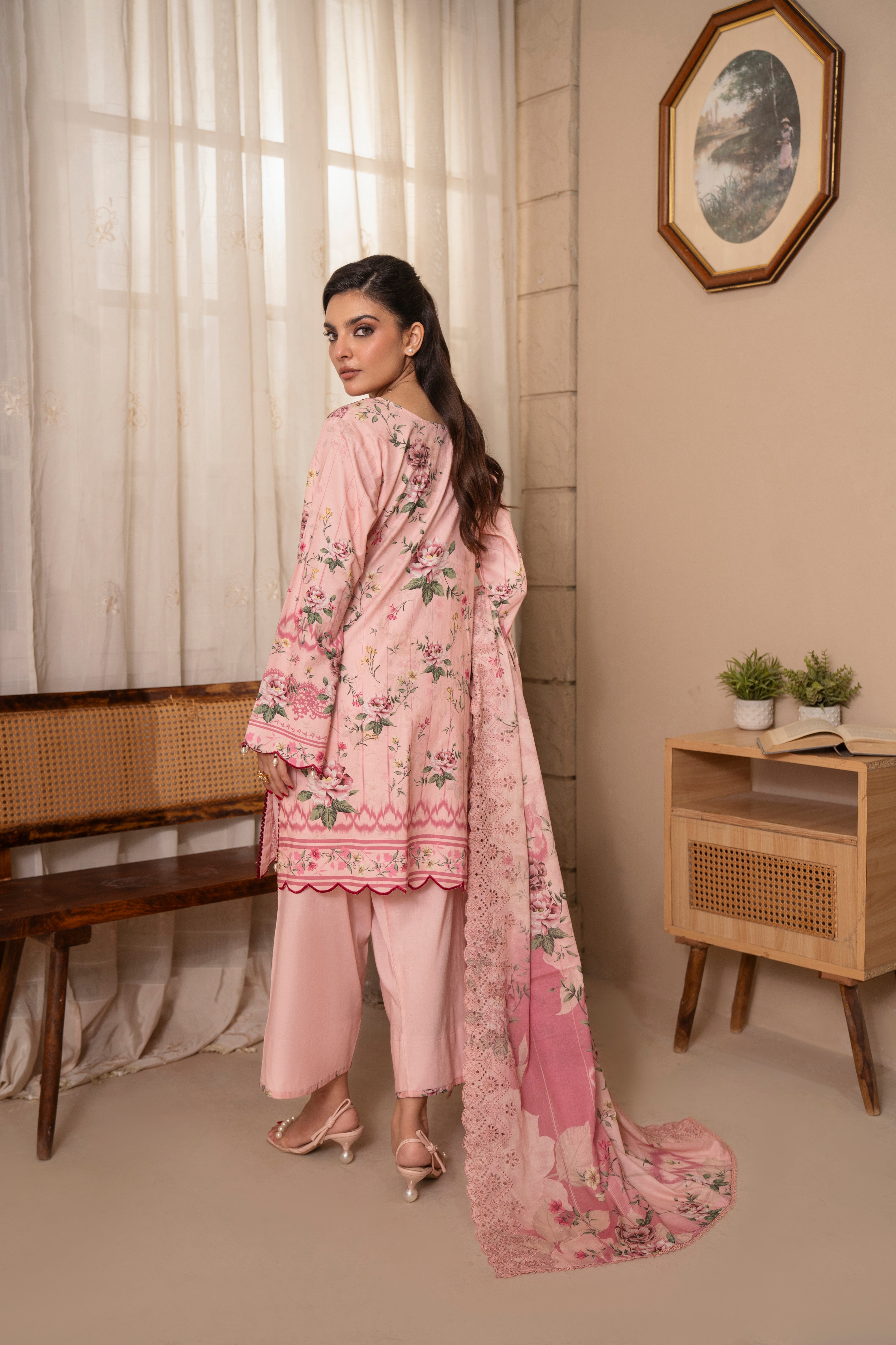 D719 - Collection Embroidered