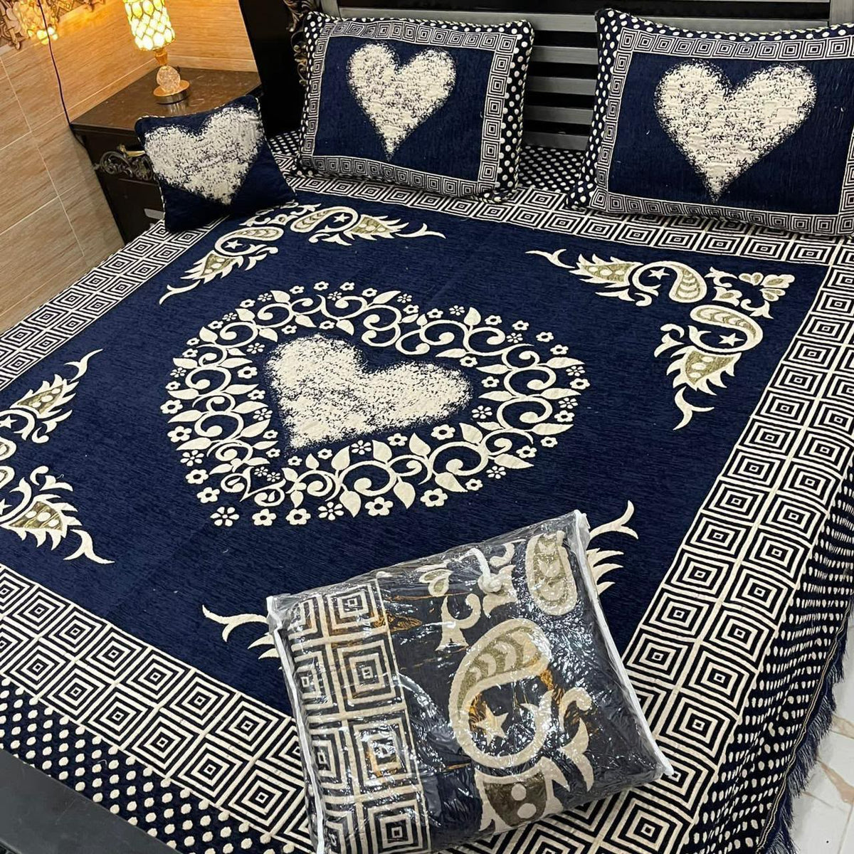 4Pc Velvet Jaquard Bedsheet AL # 4001